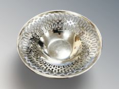 A pierced silver bon bon dish, diameter 14 cm. CONDITION REPORT: 78g.