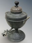 A copper samovar, height 35 cm.