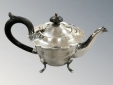 A George V silver teapot, Viners Ltd, Sheffield 1933, height 13cm.