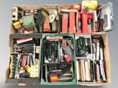 Assorted die cast locomotives, rolling stock,