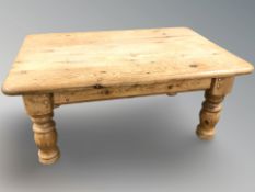 A pine rectangular coffee table, width 91 cm.