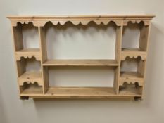 A modern pine wall shelf, 159 cm x 25 cm x 114 cm.