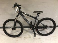 A Saracen Mantra bike, frame 17