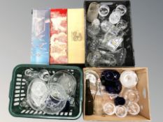 Assorted box lead crystal drinking glasses, further loose glasses, decanters, bottles, etc.