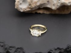 A 14ct gold dress ring, size O. CONDITION REPORT: 2.