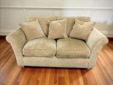 A contemporary two seater settee, length 173 cm.