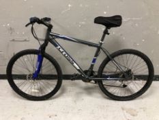 A Cross FXT 500 bike, frame 17.