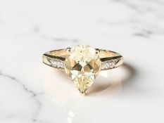 A 9ct gold serenite and diamond ring, size L CONDITION REPORT: 2.