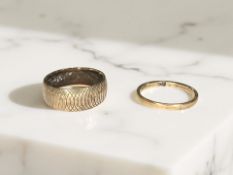Two 9ct gold band rings CONDITION REPORT: 4.