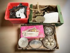 A group of metal wares, cast iron bath feet, scales,