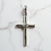 A 14ct white gold diamond-set crucifix pendant, length 3cm CONDITION REPORT: 2.