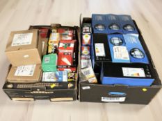 A quantity of bulkhead lights, lightbulbs,