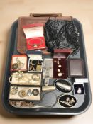 A group of jewellery including 9ct gold mounted cameo pendant and matching earrings,