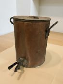 A copper tea urn, height 35 cm.
