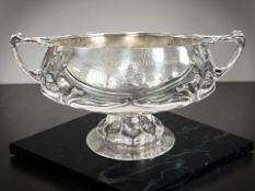 An Art Nouveau silver twin-handled presentation bowl, Goldsmiths & Silversmiths Co Ltd, London 1904,