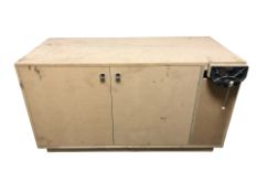 A 20th century MDF workshop cabinet incorporating a vice, 120 cm x 55 cm x 64 cm.