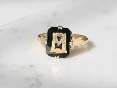 A Victorian 9ct gold mourning ring,