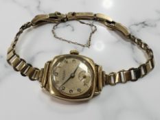 A vintage lady's 9ct gold Rotary wristwatch on 9ct bracelet CONDITION REPORT: 10g