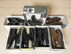Several pairs of shoes including Venice, Romba, etc, all size 9 or 9 1/2.