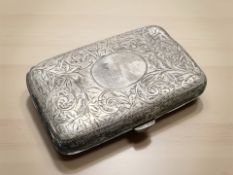 A silver cigarette case. CONDITION REPORT: 60g.