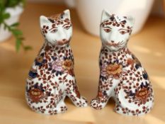 A pair of late 20th century Japanese Imari seated cats, height 15 cm.