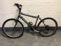 An Emmelle Cheetah bike, no seat, frame 18