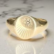 A 9ct gold signet ring with vacant mount, size P CONDITION REPORT: 2.
