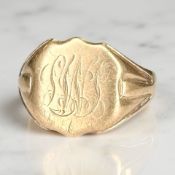 A 9ct gold signet ring, size P½ CONDITION REPORT: 4.