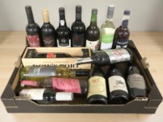 Fifteen bottles of alcohol including Dow's Christmas port, mulled wine, chardonay, etc.