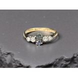 An antique 18ct yellow gold sapphire ring, size O. CONDITION REPORT: Weight: 2g.