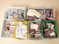 A large quantity of greetings cards (1 pallet)