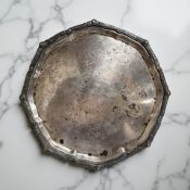 An Elizabeth II silver Lindisfarne pattern card tray, Reid & Sons, Birmingham 1960,