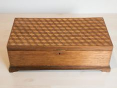A parquetry table box,