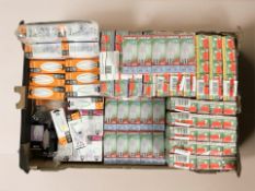 A large quantity of various light bulbs (1 box)