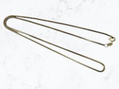 A 9ct yellow gold fine chain, length 44 cm CONDITION REPORT: 4.