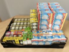 A large quantity of various light bulbs (1 box)