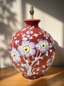 A large contemporary ceramic table lamp, height 50 cm including fitting.