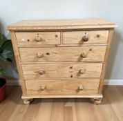 An early 20th century pine five drawer chest, 99 cm x 45 cm x 97 cm.