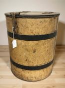 An antique tin barrel with lid, height 45 cm.