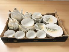 A group of Japanese export tea porcelain (one box)