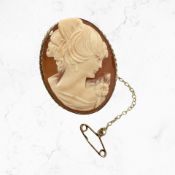A 9ct yellow gold mounted cameo brooch CONDITION REPORT: 7.