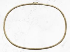 A 9ct yellow gold flat link necklace, length 42 cm CONDITION REPORT: 19.