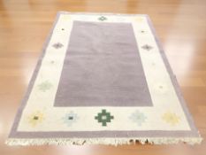 An eastern Kilim, 235 cm x 166 cm.