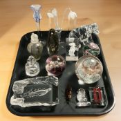 A group of art glass items items including a Mdina glass paperweight,