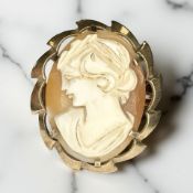 A 9ct yellow gold mounted cameo brooch, 30 mm x 25 mm.