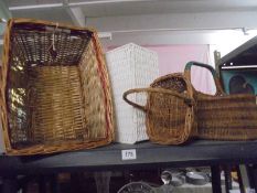 A mixed lot of basket ware.