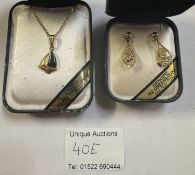 A yellow metal pendant / chain set with nephrite jade Made In New Zealand together with a pair of