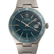 A GENTLEMAN'S SIZE STAINLESS STEEL TUDOR OYSTERDATE CHRONO TIME AUTOMATIC BRACELET WATCH CIRCA 1978,