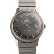 A RARE GENTLEMAN'S SIZE STAINLESS STEEL OMEGA SEAMASTER AUTOMATIC DATE BRACELET WATCH CIRCA 1966,