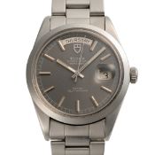 A GENTLEMAN'S LARGE SIZE STAINLESS STEEL ROLEX TUDOR OYSTER PRINCE DATE + DAY 